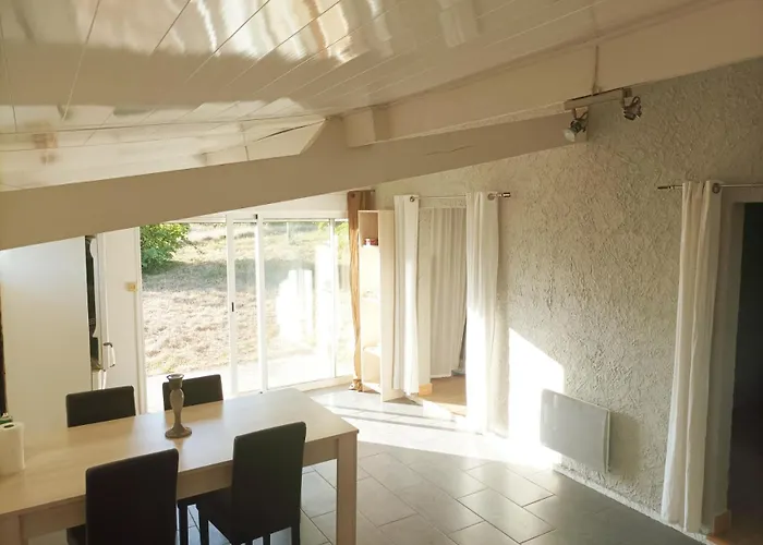 Lejlighed Privative Dans Les Vignes Le Tourne